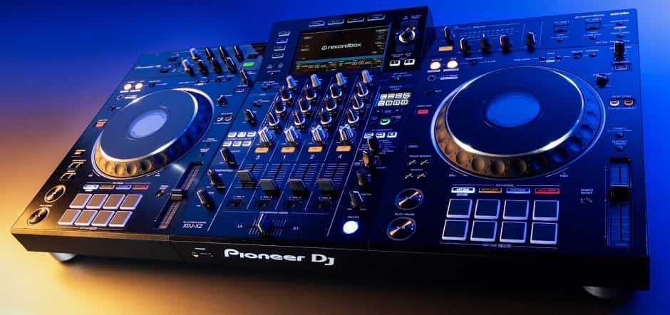 DJ-обладнання тренди та цифри.jpg DJ-обладнання тренди та цифри.jpg