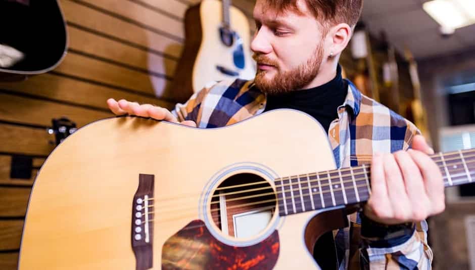 Як перевірити якість гітари перед покупкою: чек-лист.jpg Як перевірити якість гітари перед покупкою: чек-лист.jpg