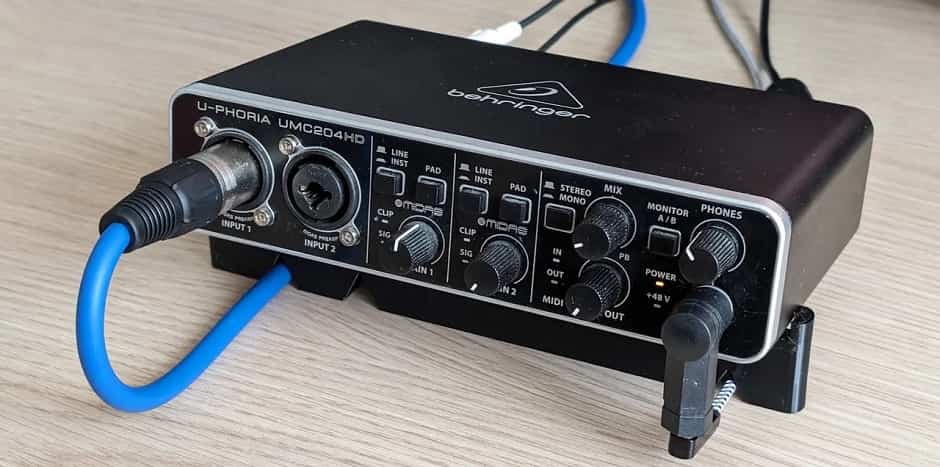 Behringer U-Phoria UMC204HD.jpg Behringer U-Phoria UMC204HD.jpg