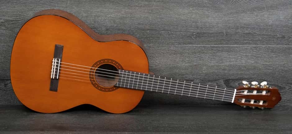 Yamaha классическая гитара.jpg