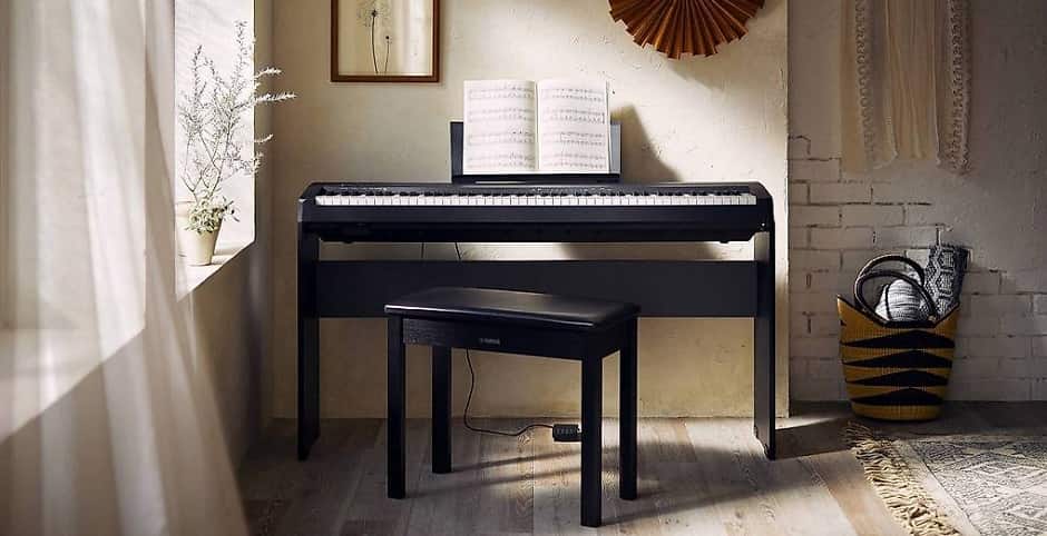 Roland FP-10.jpg Roland FP-10.jpg