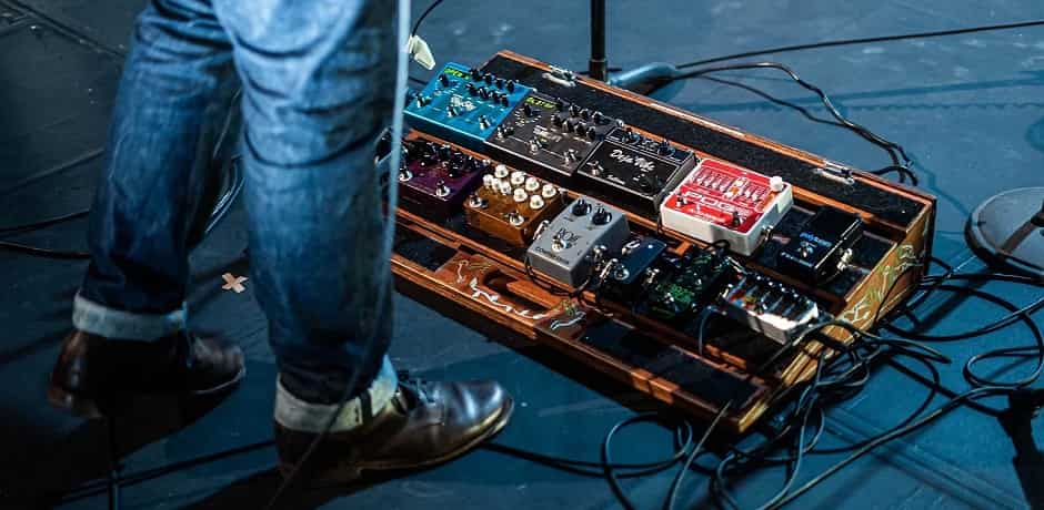 Аксесуари для гітаристів середнього та просунутого рівня.jpg Аксесуари для гітаристів середнього та просунутого рівня.jpg