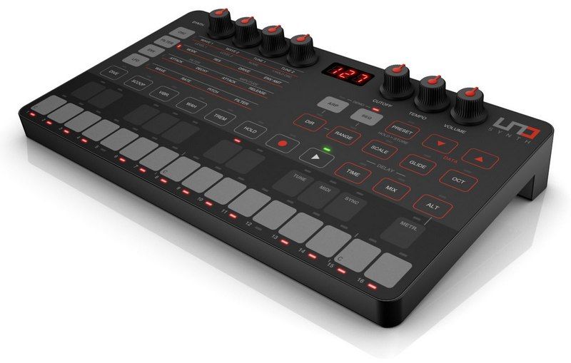 IK Multimedia Uno Synth 5.jpg IK Multimedia Uno Synth 5.jpg
