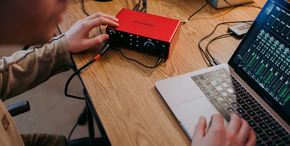 Аудіоінтерфейс.jpg Аудіоінтерфейс.jpg