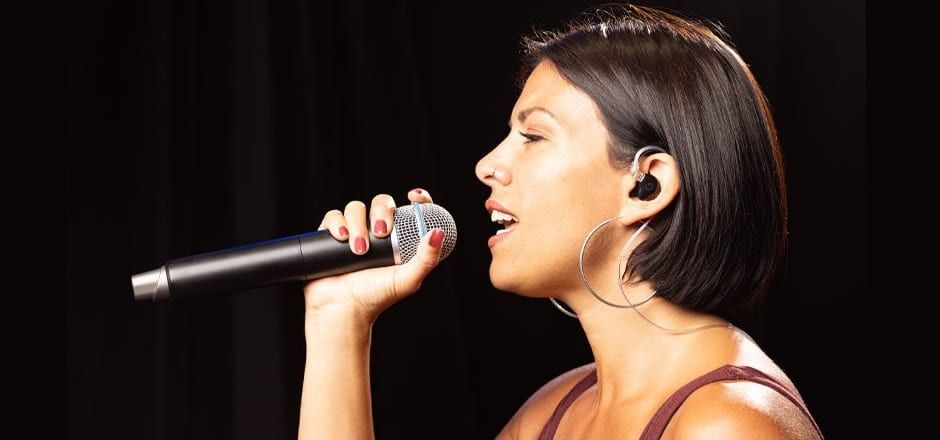 Внутриушные мониторы против напольных мониторов детальное сравнение.jpg