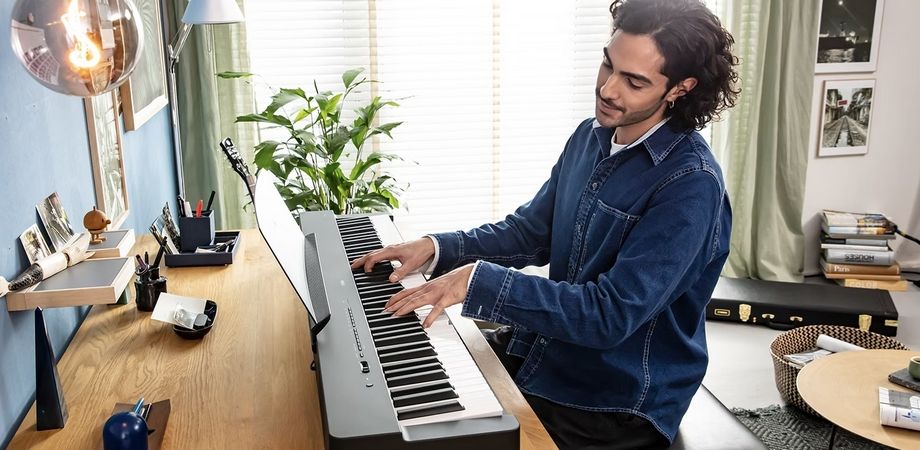 YAMAHA P-225