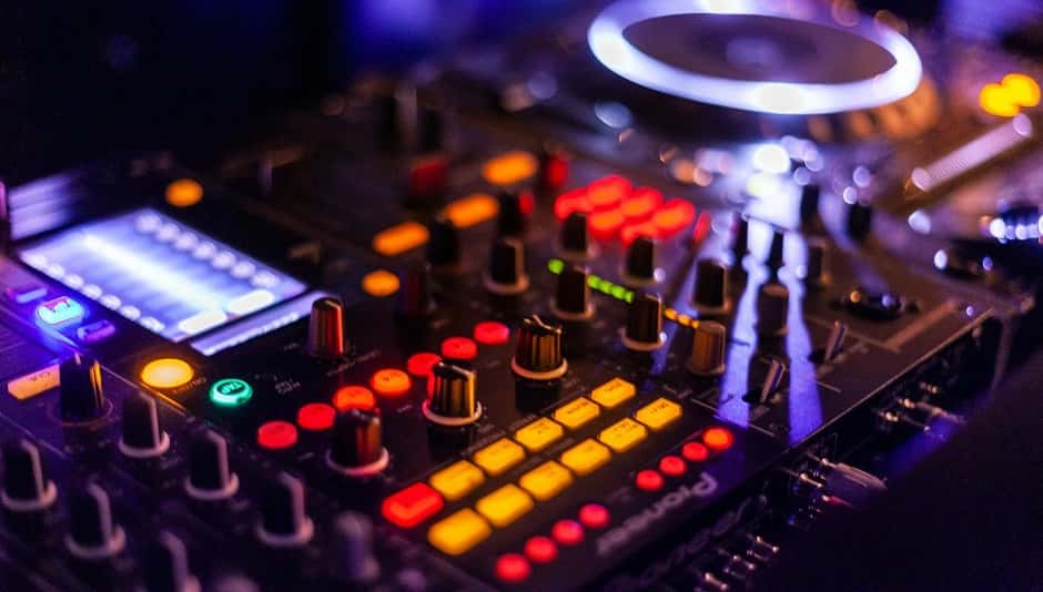 Эффекты в DJ-микшерах от базовых до продвинутых.jpg Эффекты в DJ-микшерах от базовых до продвинутых.jpg