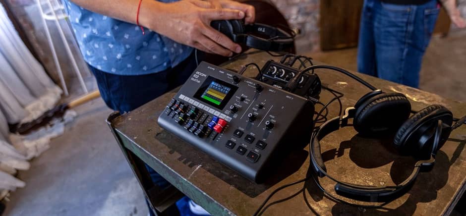 Zoom R12.jpg