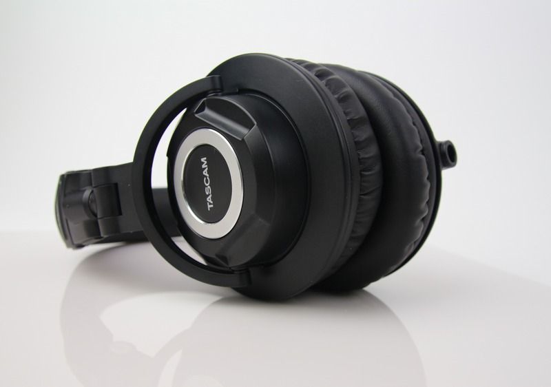 Tascam TH-07 2.jpg Tascam TH-07 2.jpg