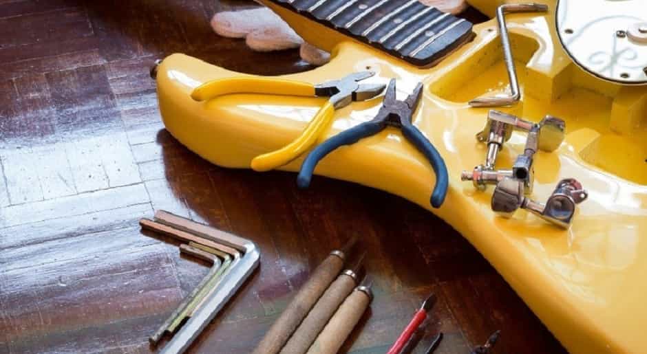Ремонт гитары когда можно сделать самому а когда нести к мастеру.jpg