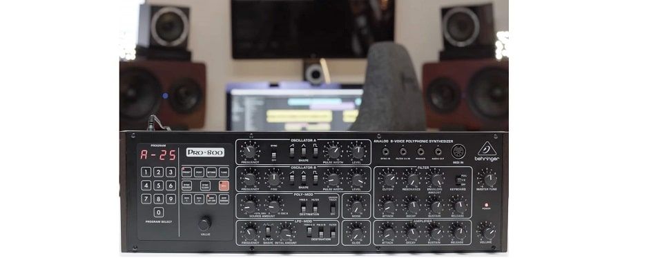 Behringer PRO-800.jpg