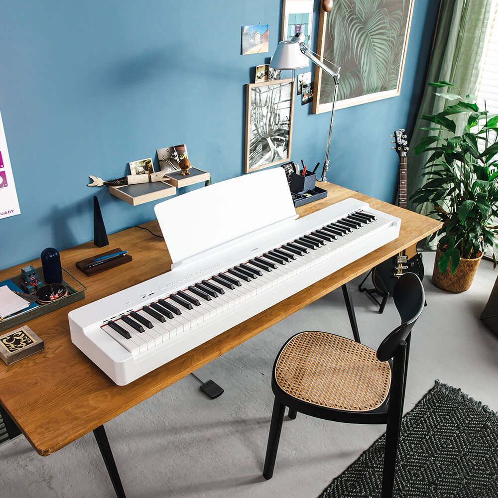 YAMAHA P-225 WH