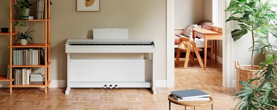 Yamaha YDP-145WH Interier.jpg