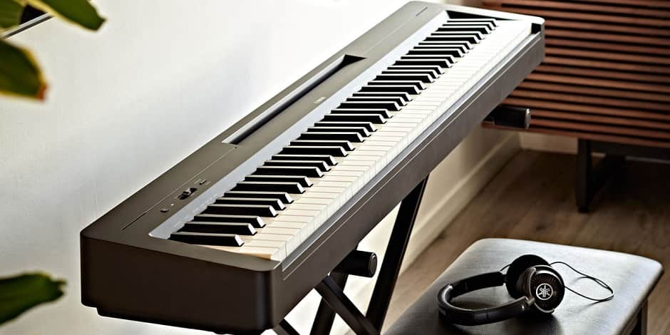 Yamaha P-145.jpg Yamaha P-145.jpg