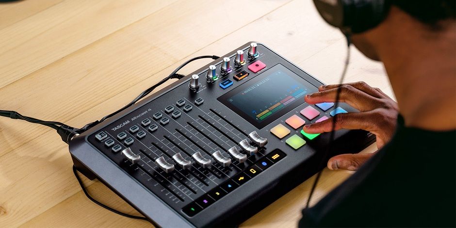 Tascam Mixcast 4.jpg Tascam Mixcast 4.jpg