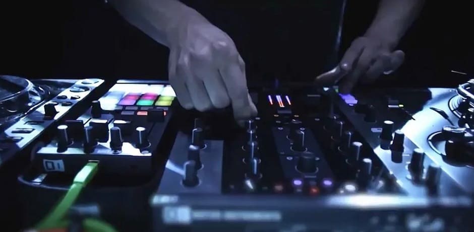 Базовая архитектура DJ-микшеров.jpg Базовая архитектура DJ-микшеров.jpg