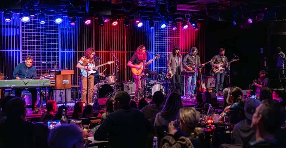 Живі виступи в ресторані: технічне оснащення музичних вечорів.jpg Живі виступи в ресторані: технічне оснащення музичних вечорів.jpg