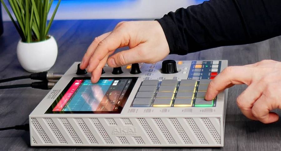 Akai MPC One Retro.jpg