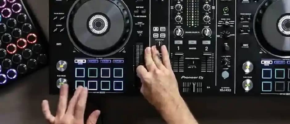 Обзор DJ-микшеров и их функционала.jpg Обзор DJ-микшеров и их функционала.jpg