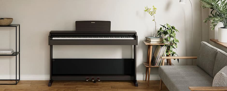Yamaha YDP-105R Interier.jpg