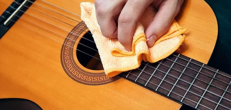 Ежедневный уход за струнами гитары.jpg Ежедневный уход за струнами гитары.jpg