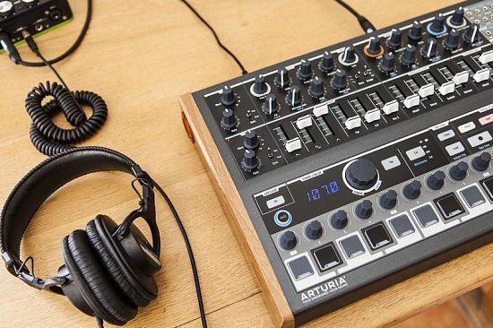 NAMM 2018! Аналоговий звуковий модуль Arturia MiniBrute 2S
