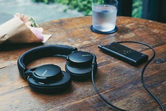 Новинка! Закрытые динамические наушники Sony MDR-1AM2