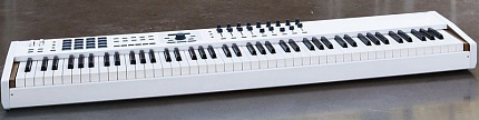 Новая флагманская MIDI-клавиатура от Arturia.