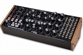 Аналоговий синтезатор Moog Subharmonicon