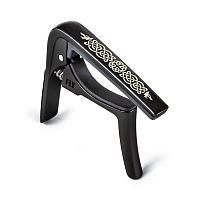 Капо для акустической гитары DUNLOP 63CBKC TRIGGER FLY CAPO CELTIC KNOT EDITION CURVED - BLACK - JCS.UA
