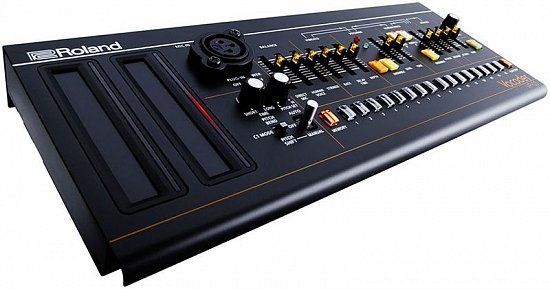 Roland VP-03 - синтезатор-вокодер серії Boutique!