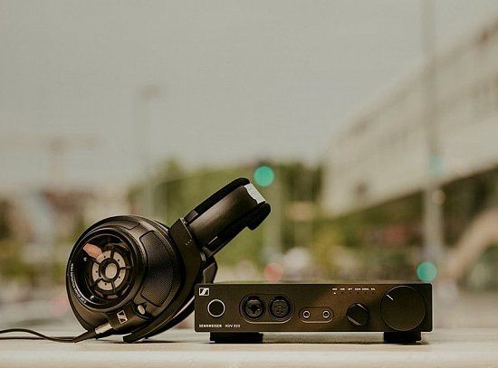 Sennheiser представляє закриті динамічні навушники HD 820