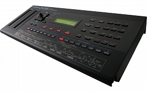 Roland D-05 - новая версия известного цифрового синтезатора D-50!